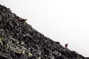 Scrambling down Mt. Cook - PHOTO: Tobias Hermann