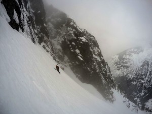 Traversing below the North Face. Photo: Matteo Agnoloni