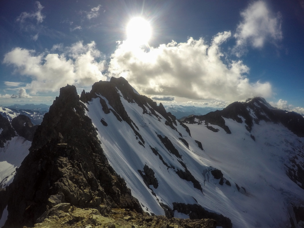 The long east ridge of Serratus with its steep north face on the right. Photo: Matteo Agnoloni