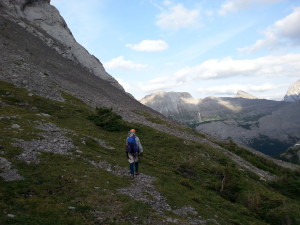 Wrapping around the SW side of the mountain to our final descent through the trees