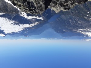 summit view looking SE toward Tetrahedron Plateau and the Howe Sound Crest