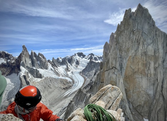 Peering over into the Torre Valley, Saint-Exupéry towering to the right.