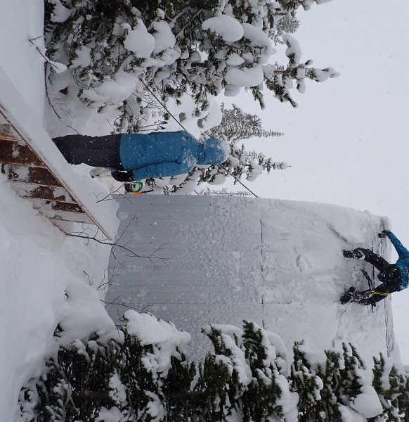 Driving a screw. PC: Juliane Bonnefoy