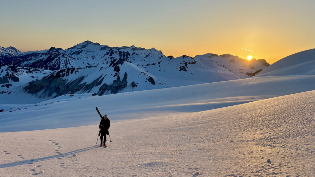Returning with the splitboard.